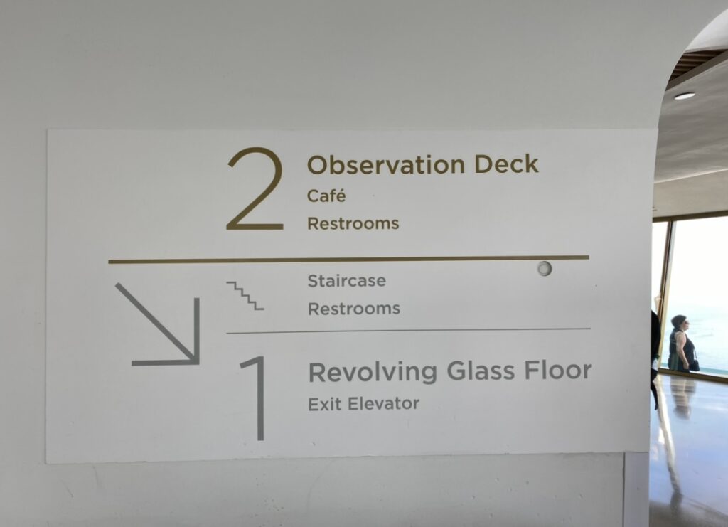 スペースニードル展望台「Observation Deck」