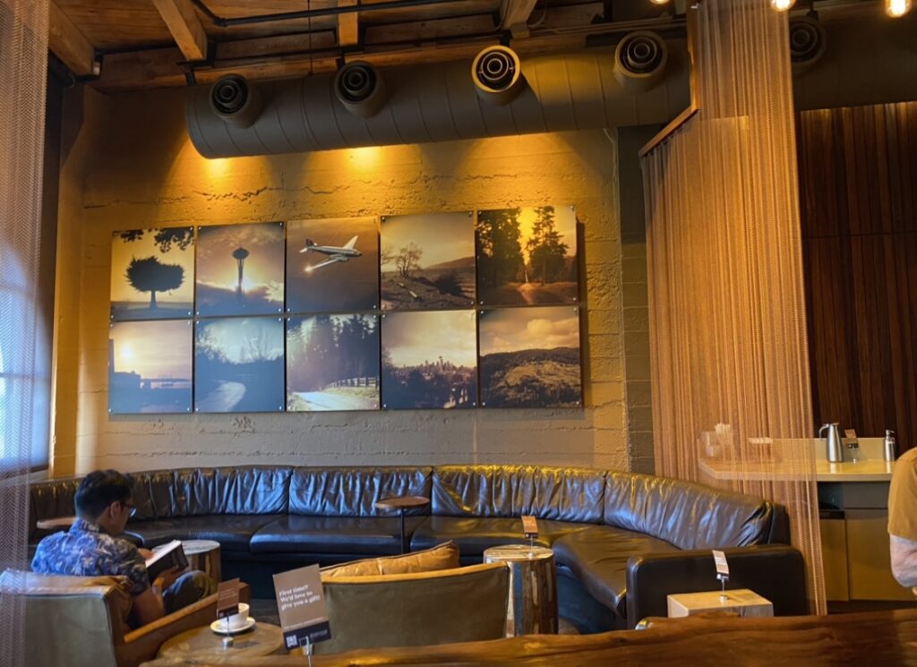 Storyville Coffee Pike Placeの店内