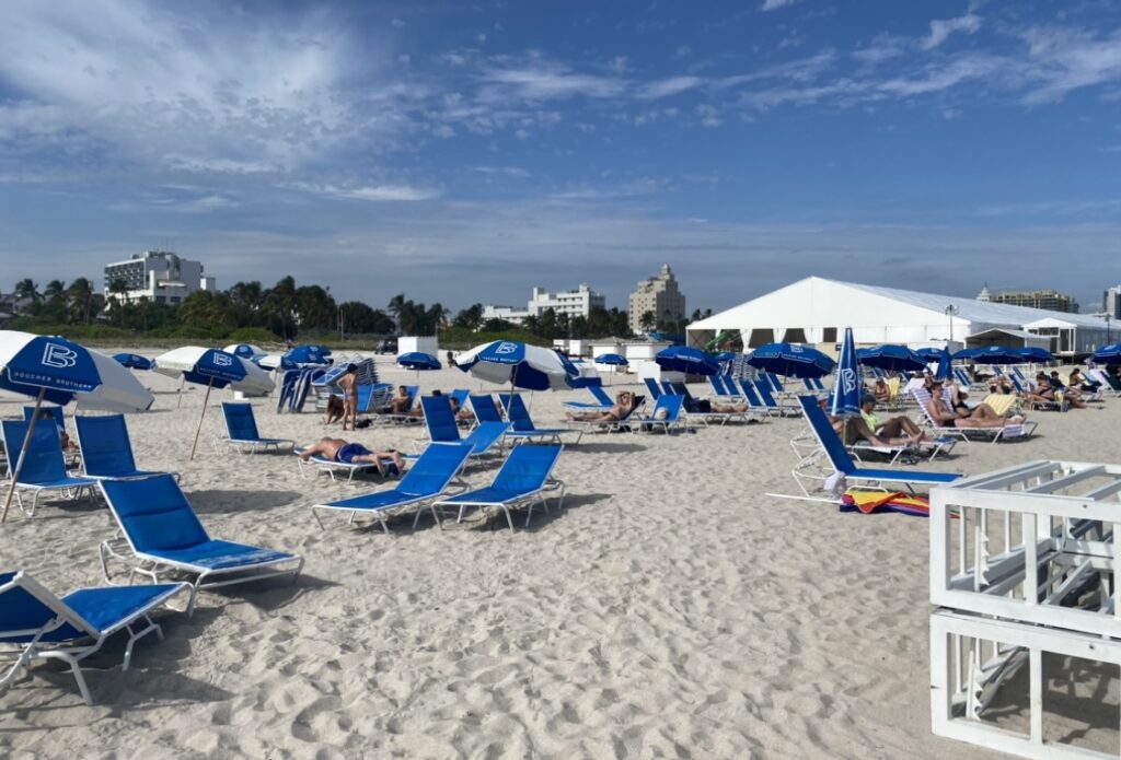 Dream South Beach宿泊者限定で無料貸し出しされるビーチチェア